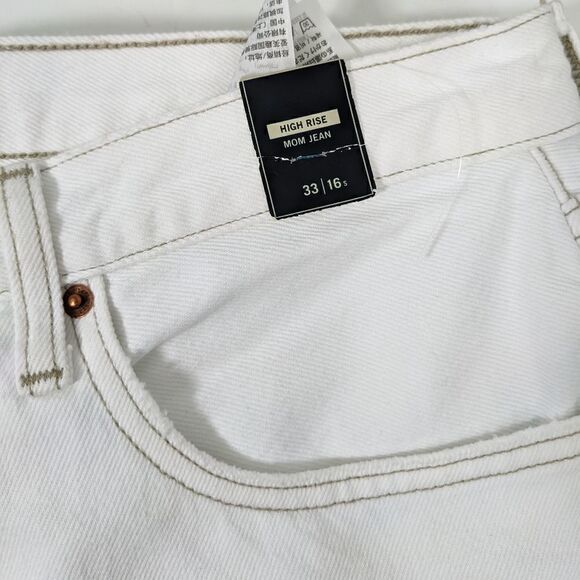 Abercrombie & Fitch white distressed high rise mom jeans NWT 33x16 short - Picture 3 of 6